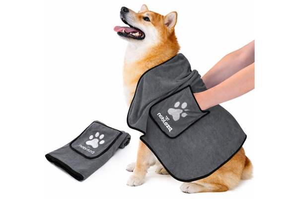 Serviette microfibre pour chien en voyage