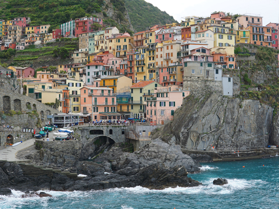 Village de Manarola avec son chien