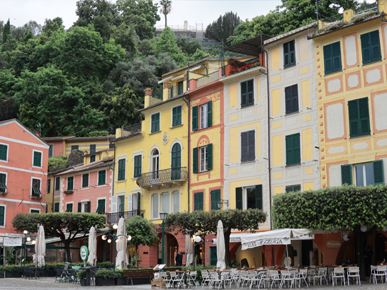 La Piazzetta à Portofino avec un chien